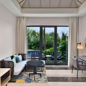 Patio Guest Room 1 King Poolside View Pool Access Enjoy 90 minutes of complimentary Cocktail hours at Haven between 5 PM to 7 PM
